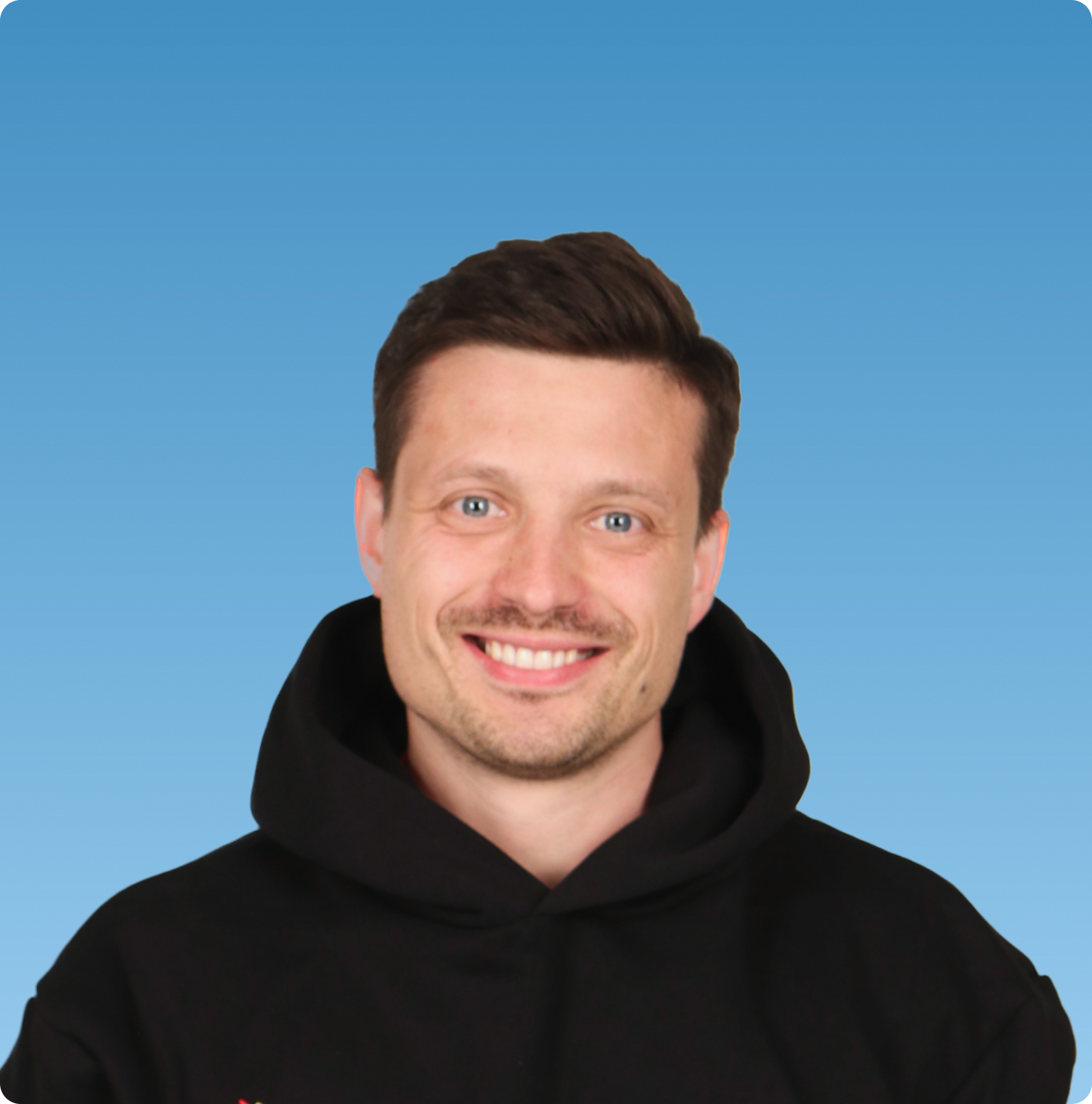 Максим Мануйлов